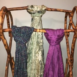 Lot of 3 scarves